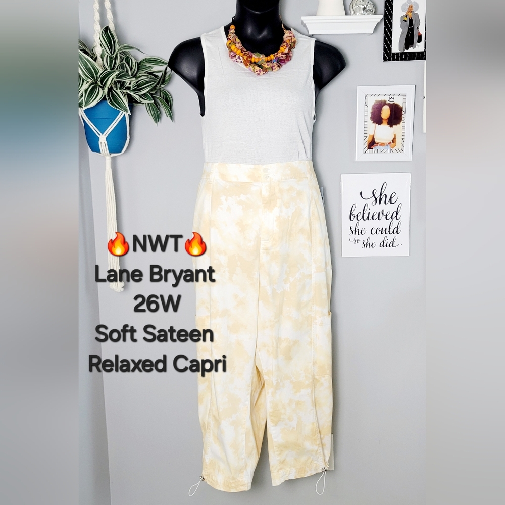 🔥NWT Lane Bryant 26W Sateen Capris